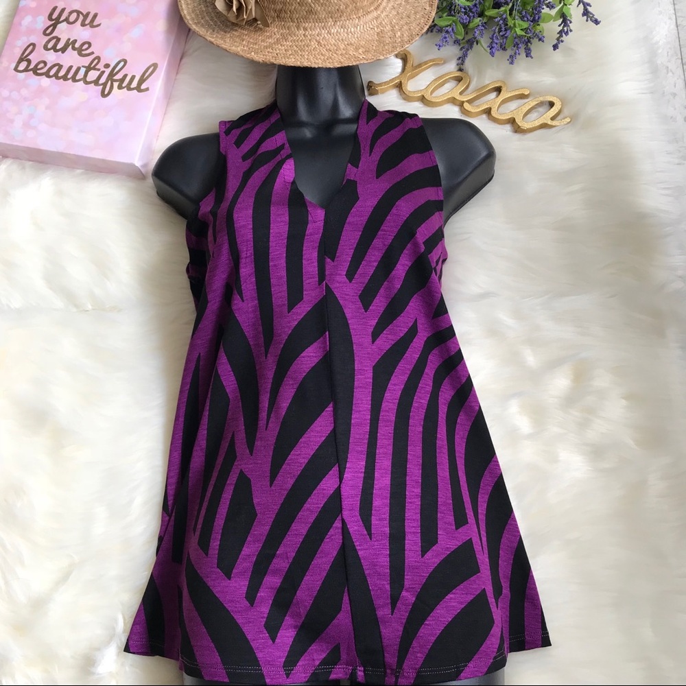 Hourglass Lilly V Neck Tunic Top-NWOT